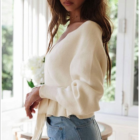 LAST ONE Off-Shoulder Belted Peplum V-Neck Sweater - Picture 2 of 6